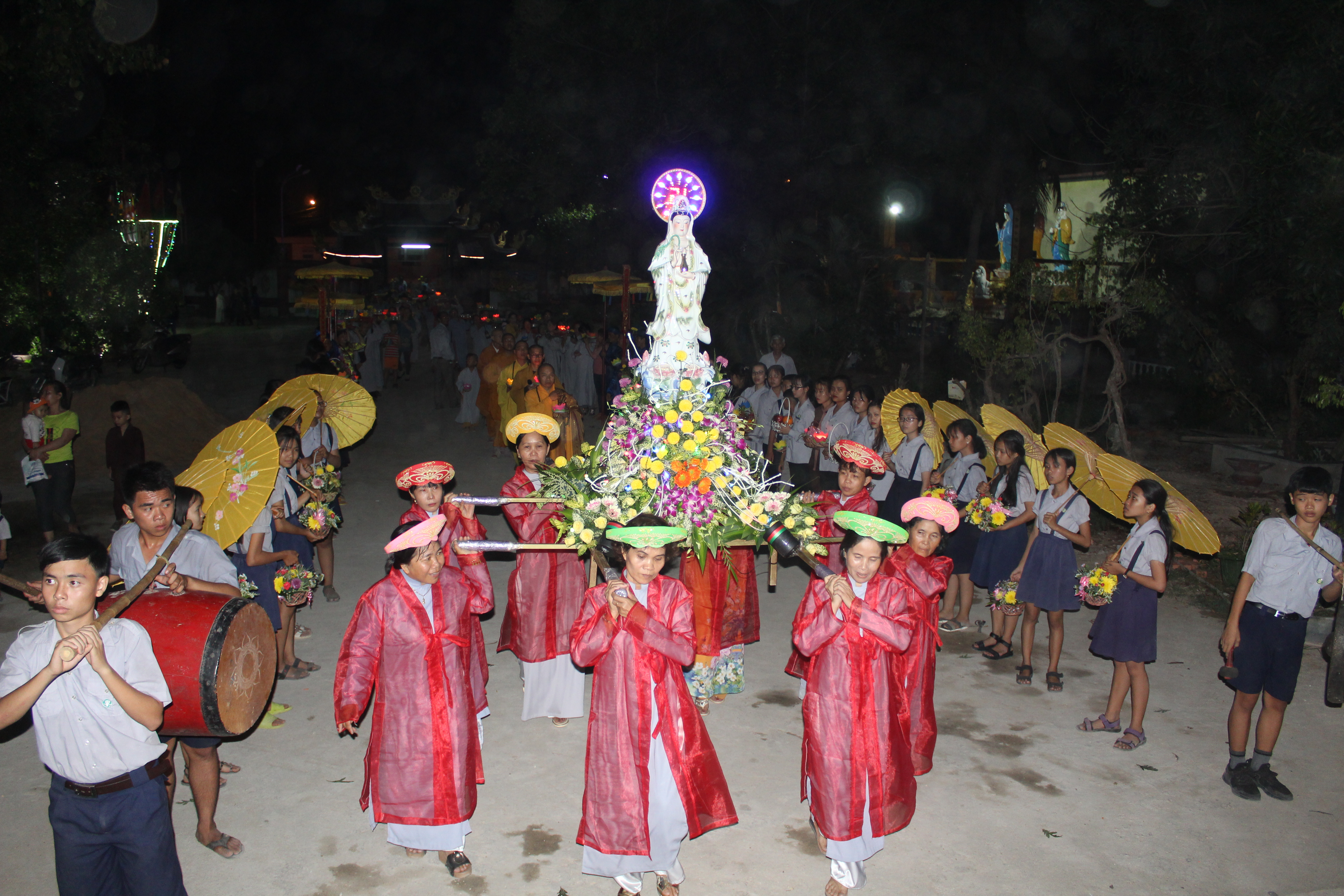 Quy Nhơn: Chùa Phú Thọ trang nghiêm kỷ niệm Vía Khánh đản Bồ tát Quán Thế Âm